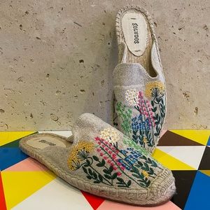 Soludos Mule/Espadrilles- floral embroidery and slip on